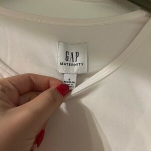 GAP Maternity White Short Sleeve Tee